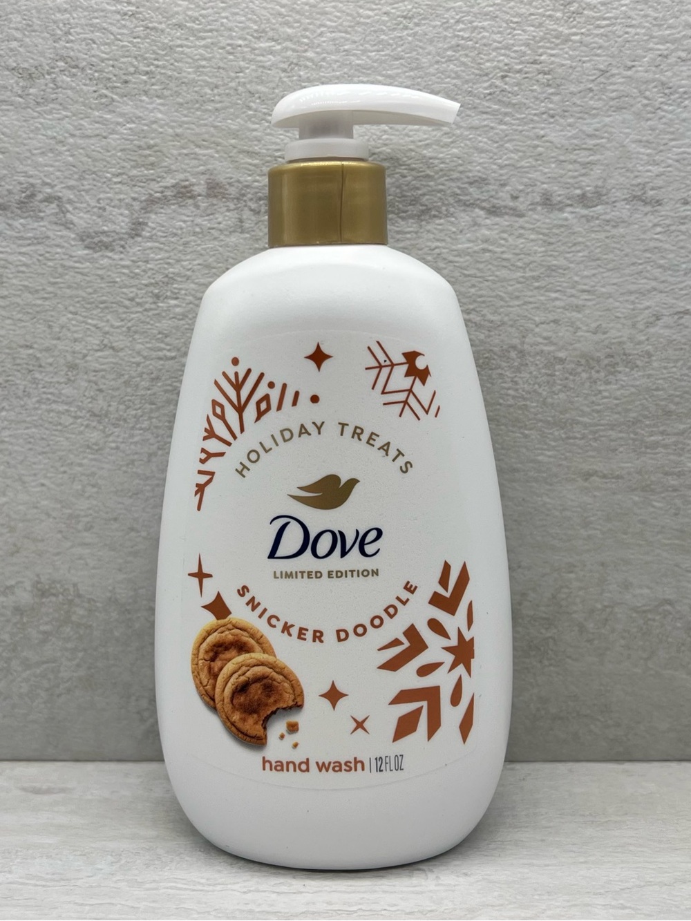 🎊 $7 Dove Holiday Treats Snicker Doodle Hand Wash - Limited Edition
